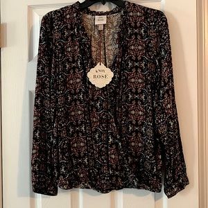 NWT! Knox Rose, size Med, Navy blue/multi-colored top